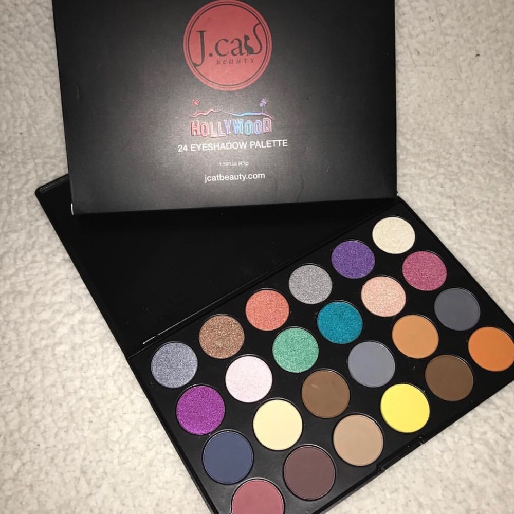 Jcat Beauty HOLLYWOOD Eyeshadow Palette (24)